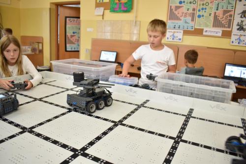 warsztaty vex iq dla dzieci ukrainy-14