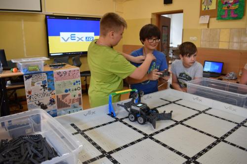 warsztaty vex iq dla dzieci ukrainy-18