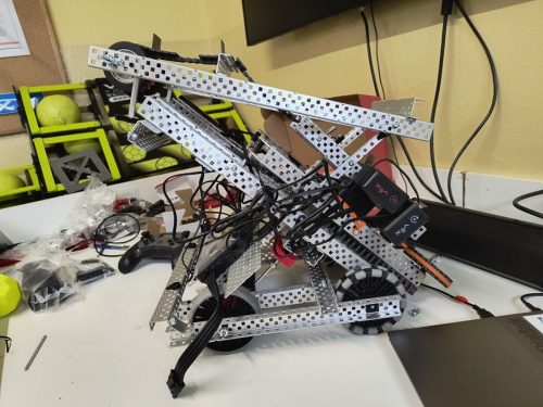 vex v5 team 60027X-2